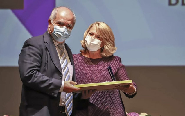 José Poças, médico e diretor do Serviço de Infeciologia do Centro Hospitalar de Setúbal, recebe a Medalha de Honra da Cidade na classe Ciência e Tecnologia nas Comemorações do Dia de Bocage